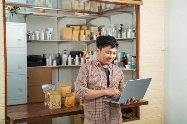 Meningkatkan Bisnis UMKM Melalui Pemanfaatan Teknologi